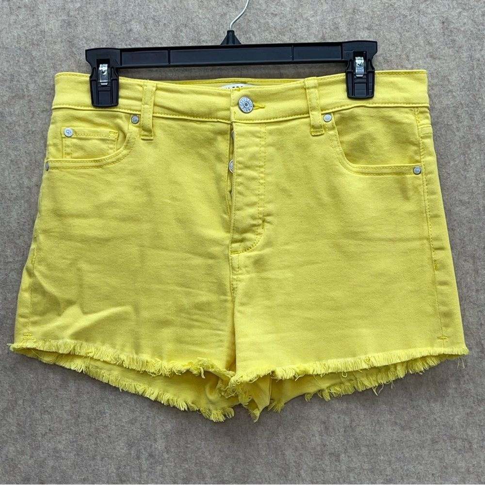 Women's Celebrity Pink Mid Rise Button Fly Cutoff Shorts, 9 Juniors (29)